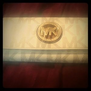 Michael kors wallet